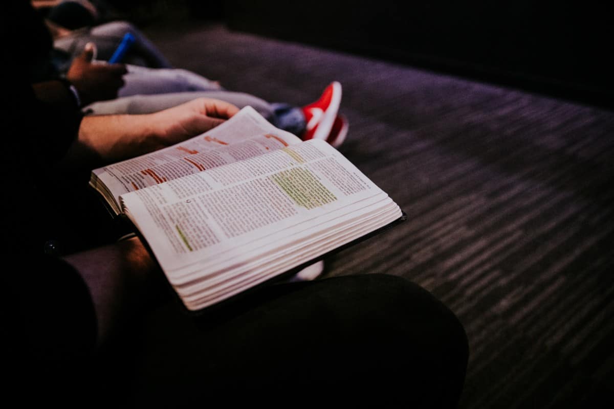 21 Valuable Benefits of Studying the Bible